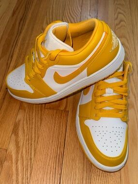 Nike Air Jordan 1 Low - White & Yellow